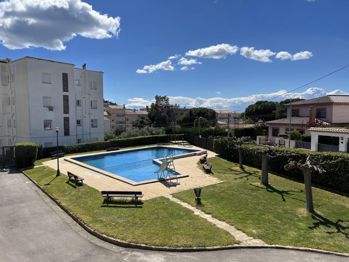 Lisboa 14 Apartman Roses Kültér fotó